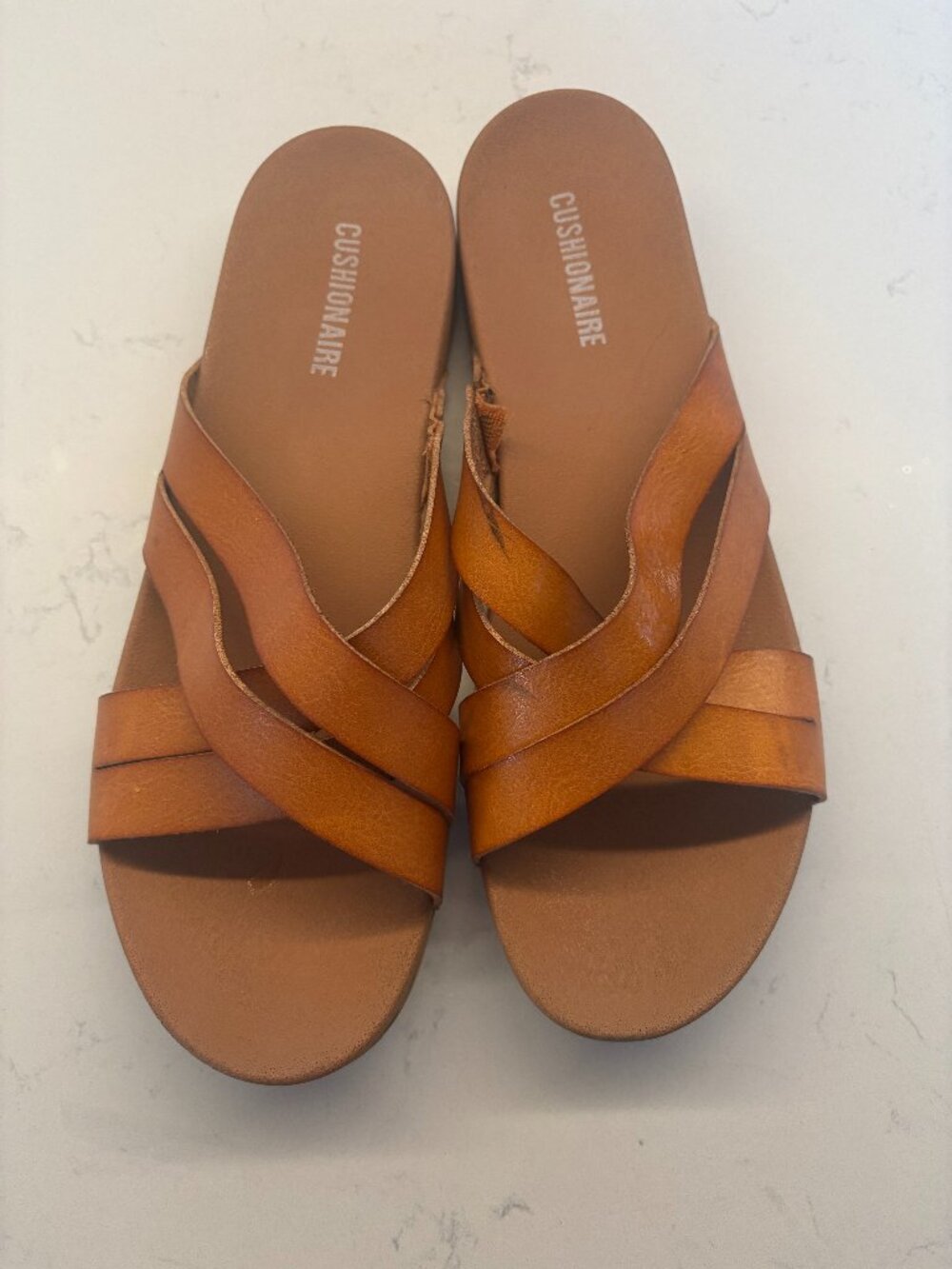 Cushionaire Cognac Brown Wavy Crisscross Strap Slide Sandals Size 10